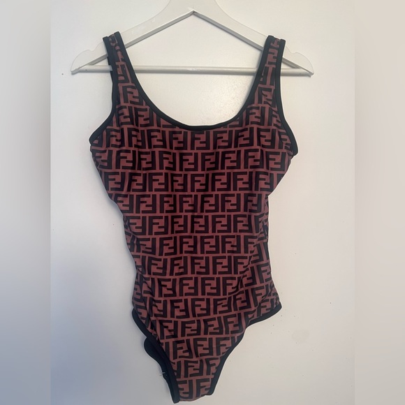 One-Piece Swimsuit
FENDI - Picture 3 of 6